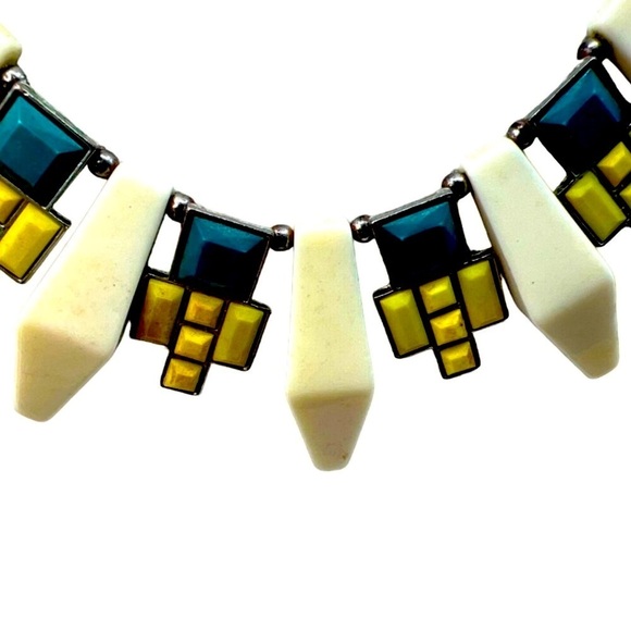 Vintage Geometric Statement Necklace.  N5 - Picture 5 of 10